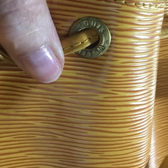 Louis Vuitton Petit Epi Noe Bucket Bag - Picture 8 of 8